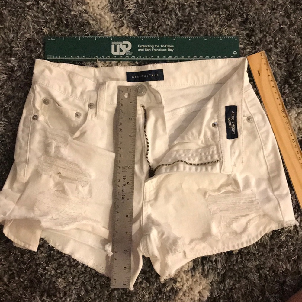White Aeropostale shorts size 2 - Picture 3 of 4